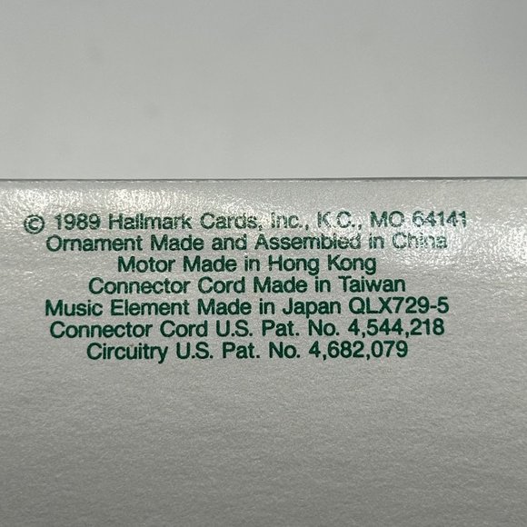 Joyous Carolers Ornament We Wish You A Merry Christmas Light Motion Music - Picture 8 of 8